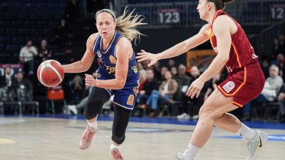 Merakla takip edilen bu gelişmede, Fenerbahçe Opet Tarih Yazdı Halkbank