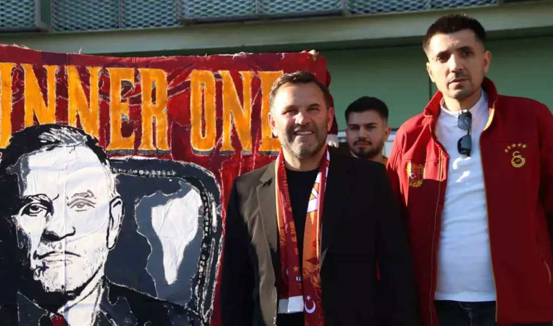 Galatasaray İzmir’de Coşkuyla Karşılandı | Kamp Kadrosu Son dakika bilgilerine göre, Galatasaray İzmir’de Coşkulu Taraftar Karşılaması Galatasaray,