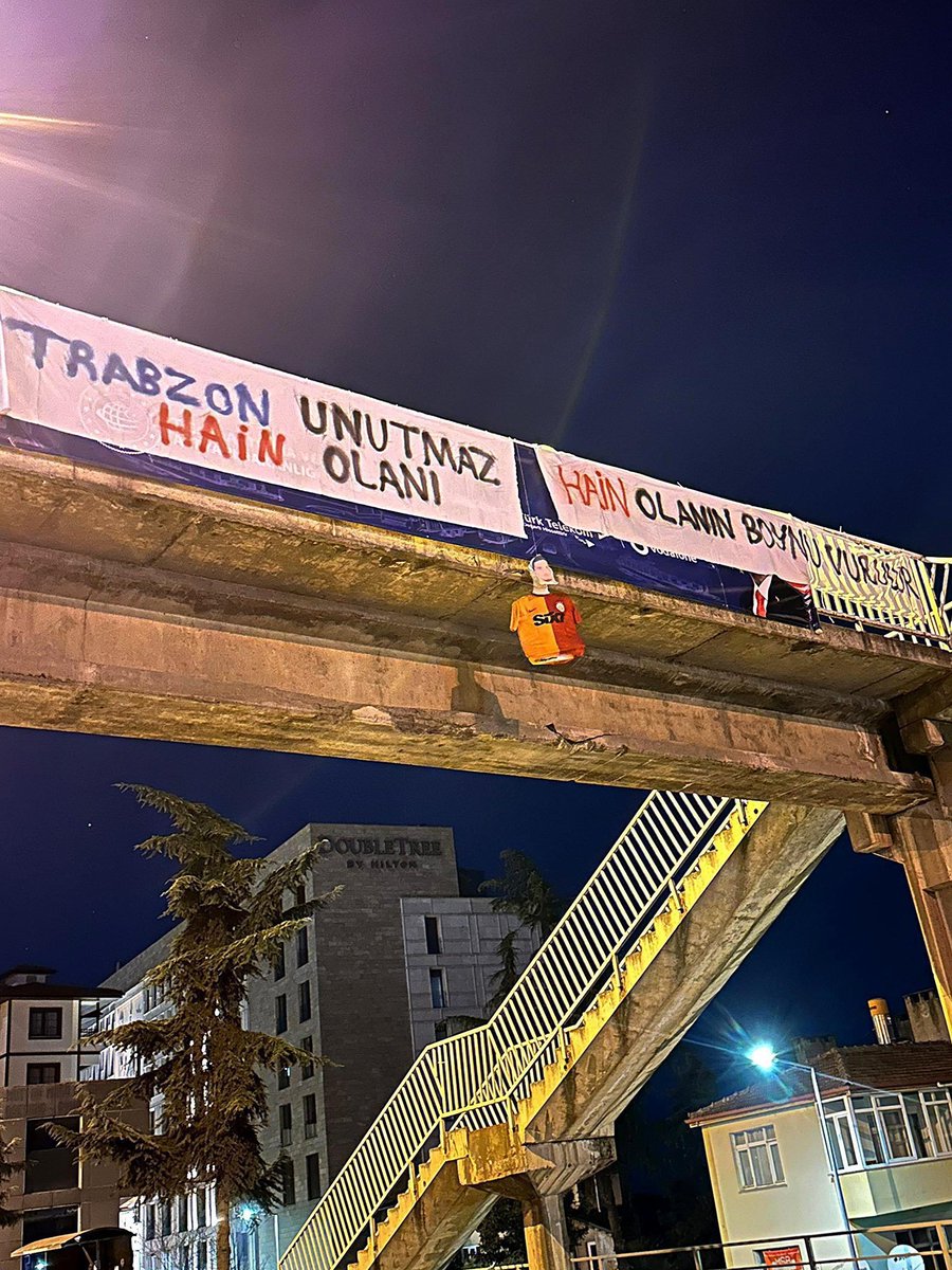 Tüm gözlerin çevrildiği bu gelişmede, Üst Geçitte Dikkat Çeken Görüntü