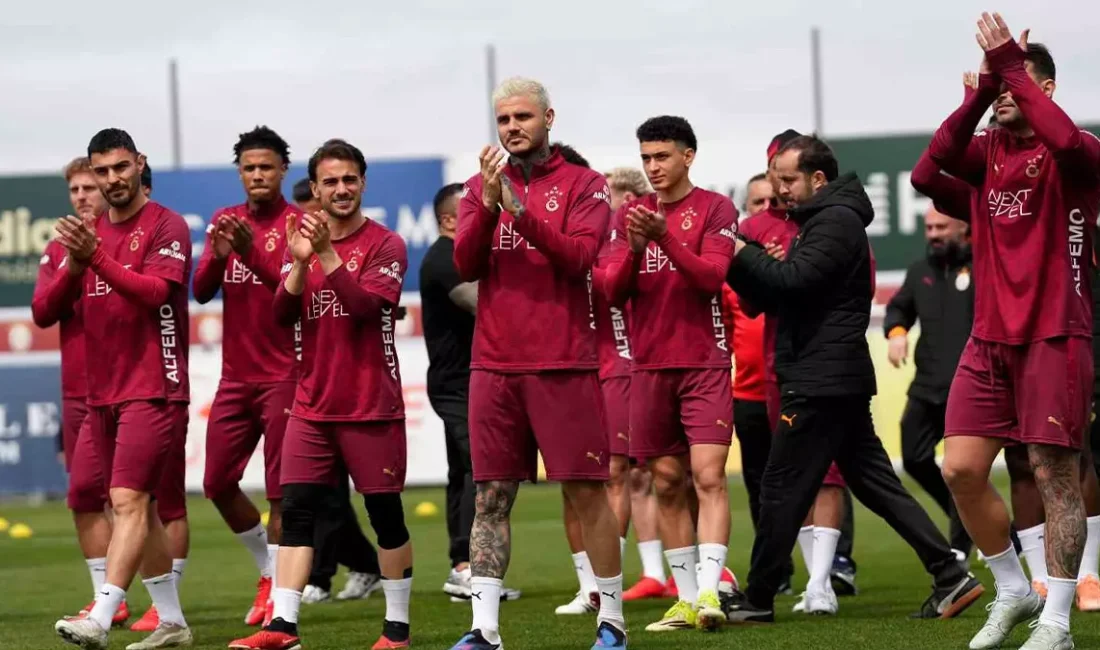 Yapılan açıklamalar doğrultusunda, Galatasaray, şampiyonluk yolunda taraftarıyla güç birliği yaptı.