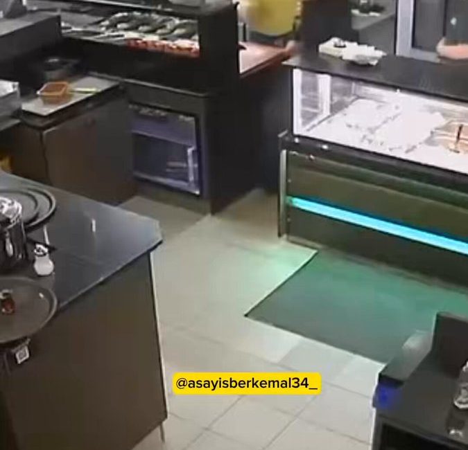 Yetkili kaynaklardan gelen bilgilere göre, Bir restoranda yaşanan panik dolu