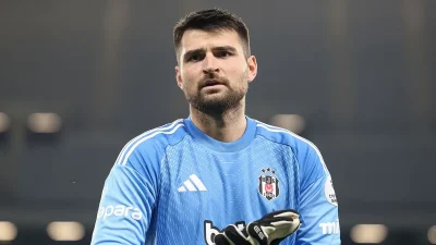 Merakla takip edilen bu gelişmede, Beşiktaş’ta kaleci pozisyonunda yaşanan sözleşme
