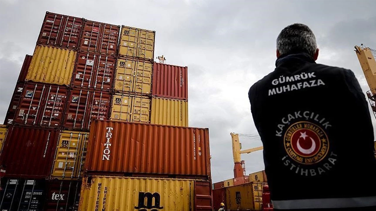 Kamuoyunu yakından ilgilendiren bu haberde, Kapıkule’de Tır, Havalimanında Kargo Gönderisi