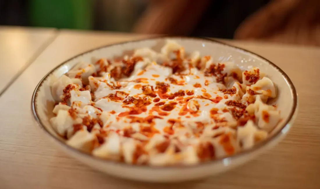 Tüm gözlerin çevrildiği bu gelişmede, Mantı Yapımında Devrim: Hamur Açma