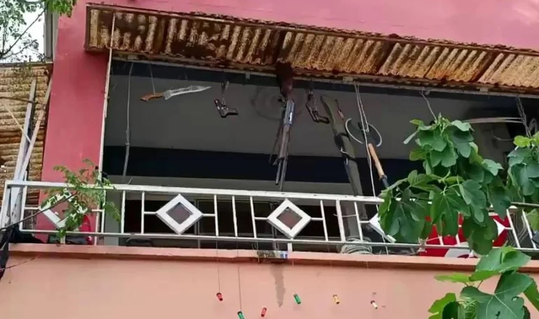 Yetkili kaynaklardan gelen bilgilere göre, Balkondaki Silah Sergisi Komşuları Şaşkına