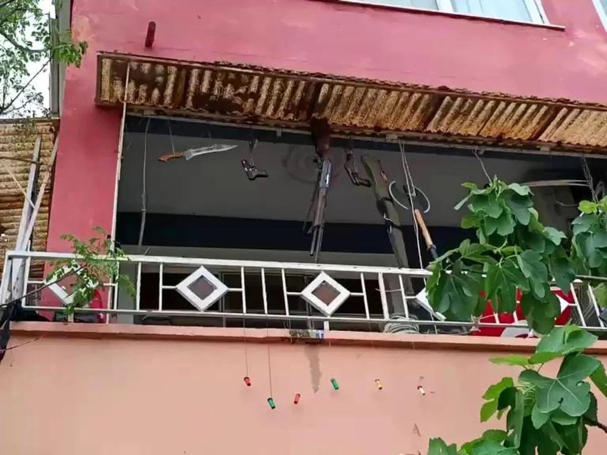Yetkili kaynaklardan gelen bilgilere göre, Balkondaki Silah Sergisi Komşuları Şaşkına