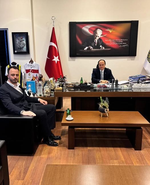 Merakla takip edilen bu gelişmede, Özel, Klingbeil ile Barselona’da Görüştüİş