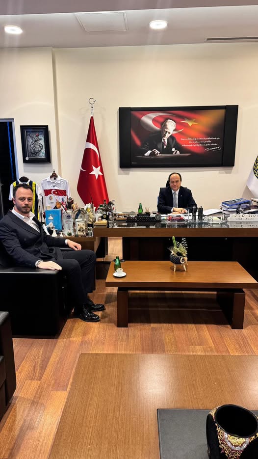 Merakla takip edilen bu gelişmede, Özel, Klingbeil ile Barselona’da Görüştüİş