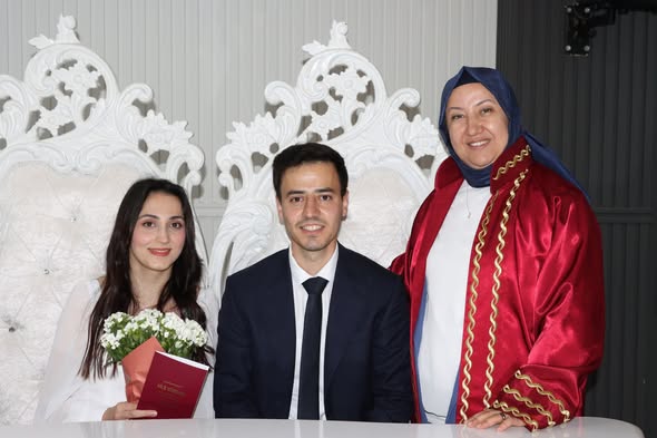 Gündeme gelen son gelişmelere göre, İscehisar’da Mutlu Nikah Töreni Afyonkarahisar’ın