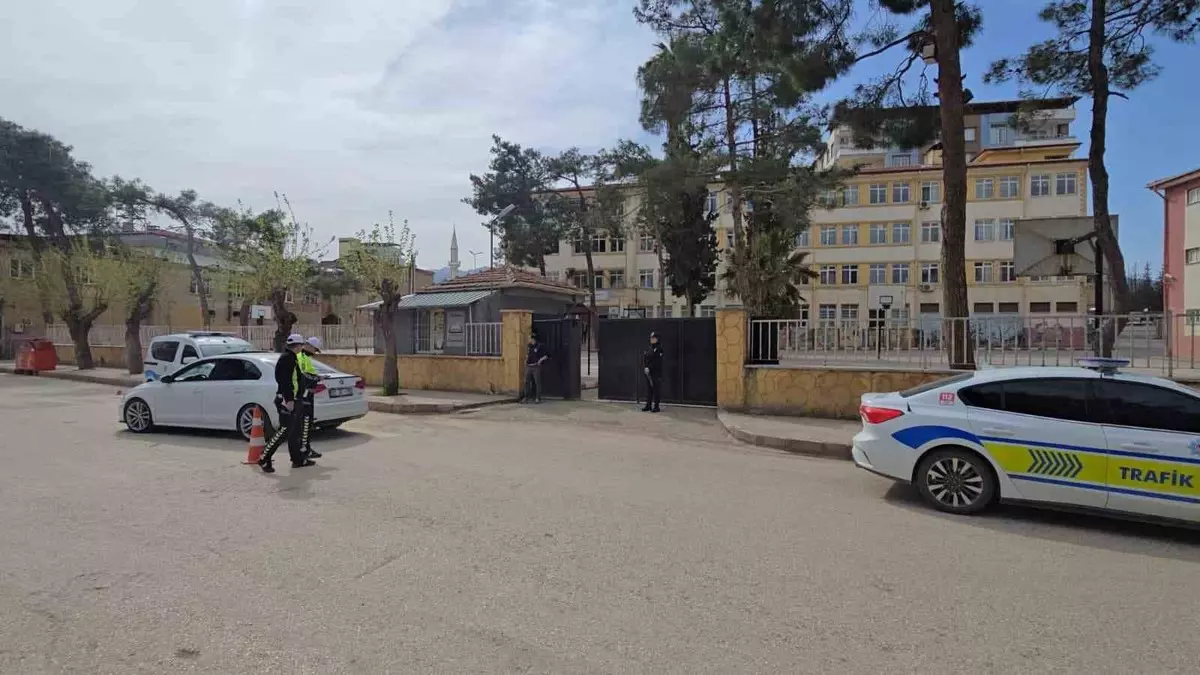 Tüm gözlerin çevrildiği bu gelişmede, İslahiye’de okul güvenliği için seferberlik