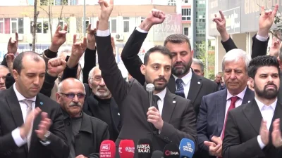 Tüm gözlerin çevrildiği bu gelişmede, Parti içi demokrasi tartışmaları alevlendi