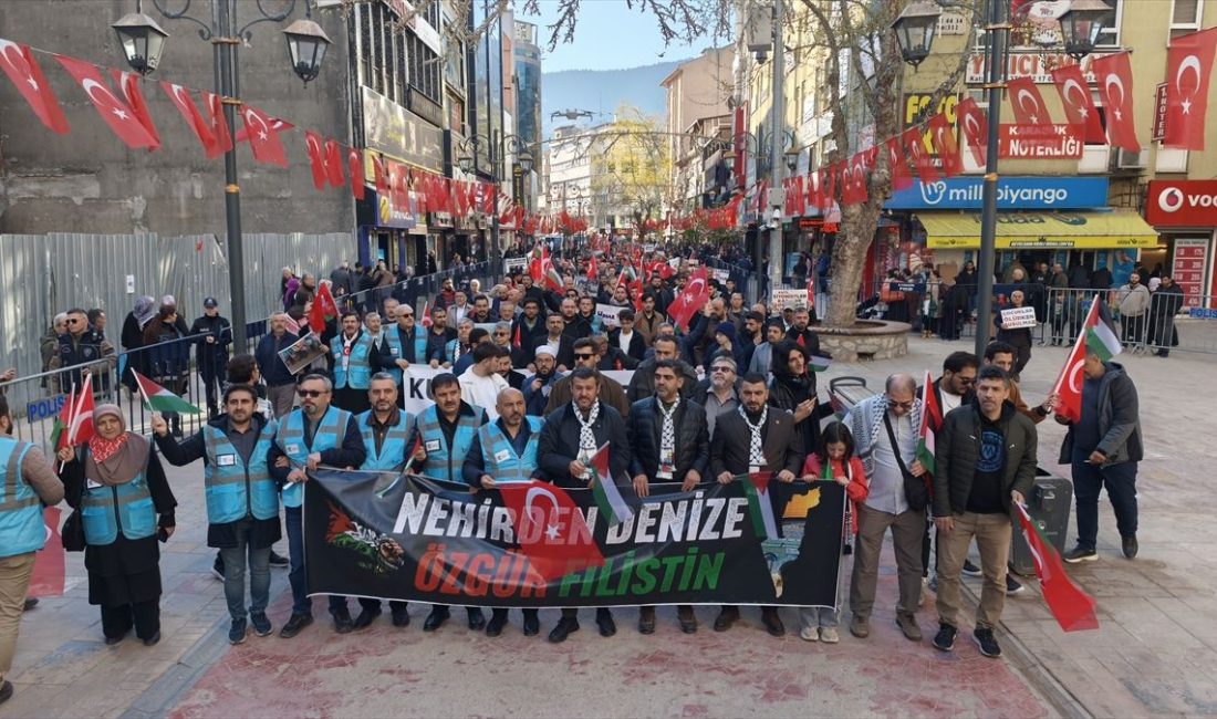 Karabük’te Filistin’e Katkı Yürüyüşü: “Zalime Direniş Sürüyor” Merakla takip edilen bu gelişmede, Karabük’te, İsrail’in Gazze’ye yönelik saldırılarına