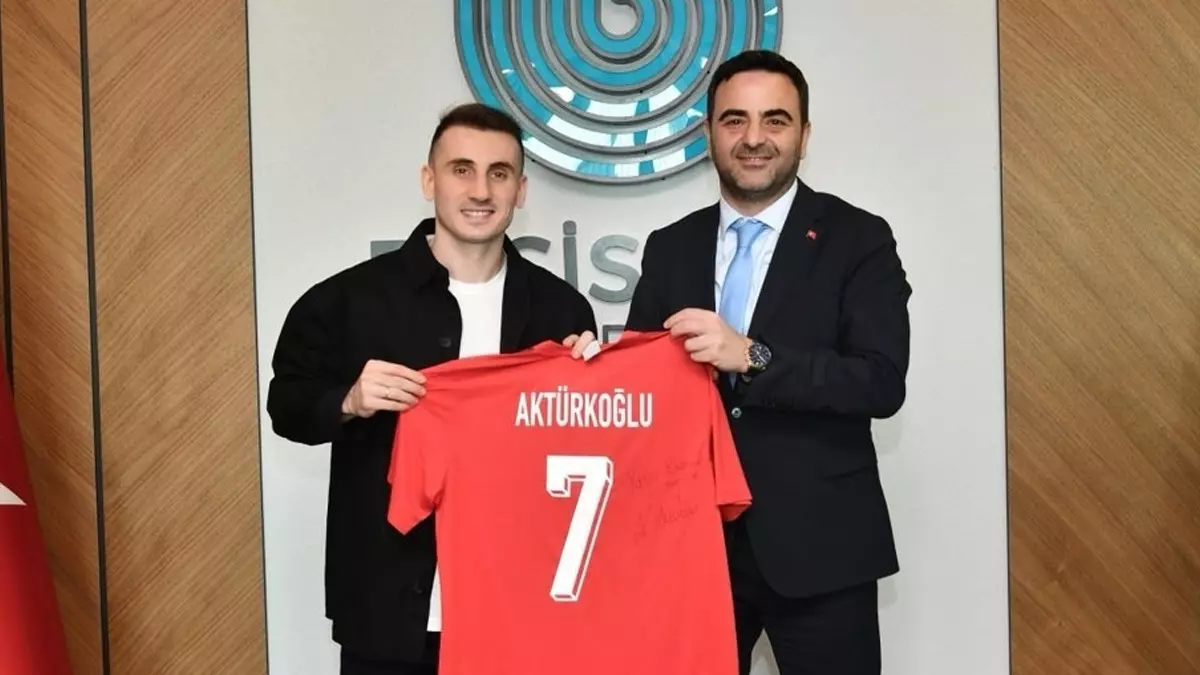 Merakla takip edilen bu gelişmede, Kerem Aktürkoğlu Başiskele’de Başkan Özlü’ye