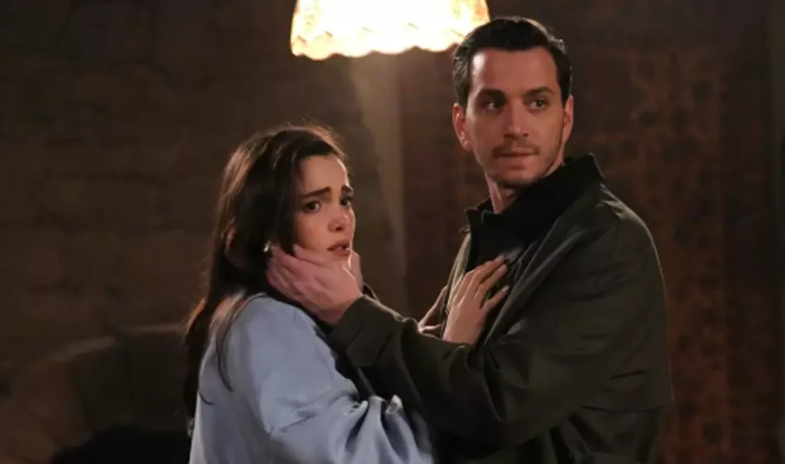 Kamuoyunda büyük yankı uyandıran bu haberde, Düğün fotoğrafları silindi, ayrılık