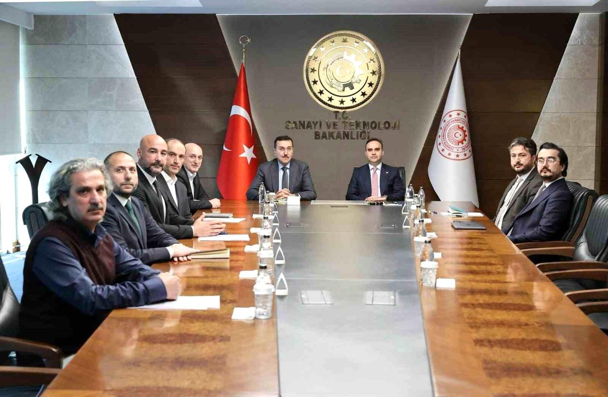 Son dakika bilgilerine göre, Sanayi Altyapısının Geleceği Konuşuldu AK Parti