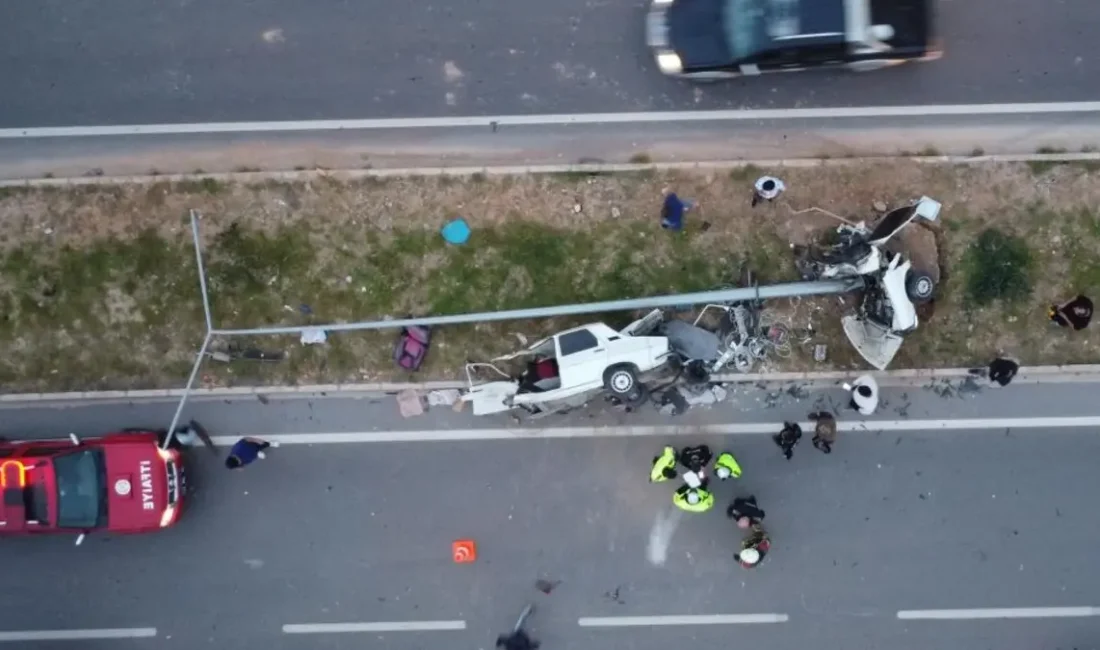 Merakla takip edilen bu gelişmede, Mersin’de Feci Trafik Kazası: Araç
