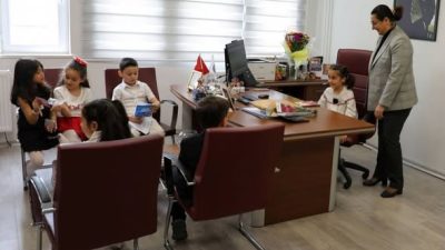 Kamuoyunda büyük yankı uyandıran bu haberde, Üniversite Yönetimi Çocuklara Makamlarını