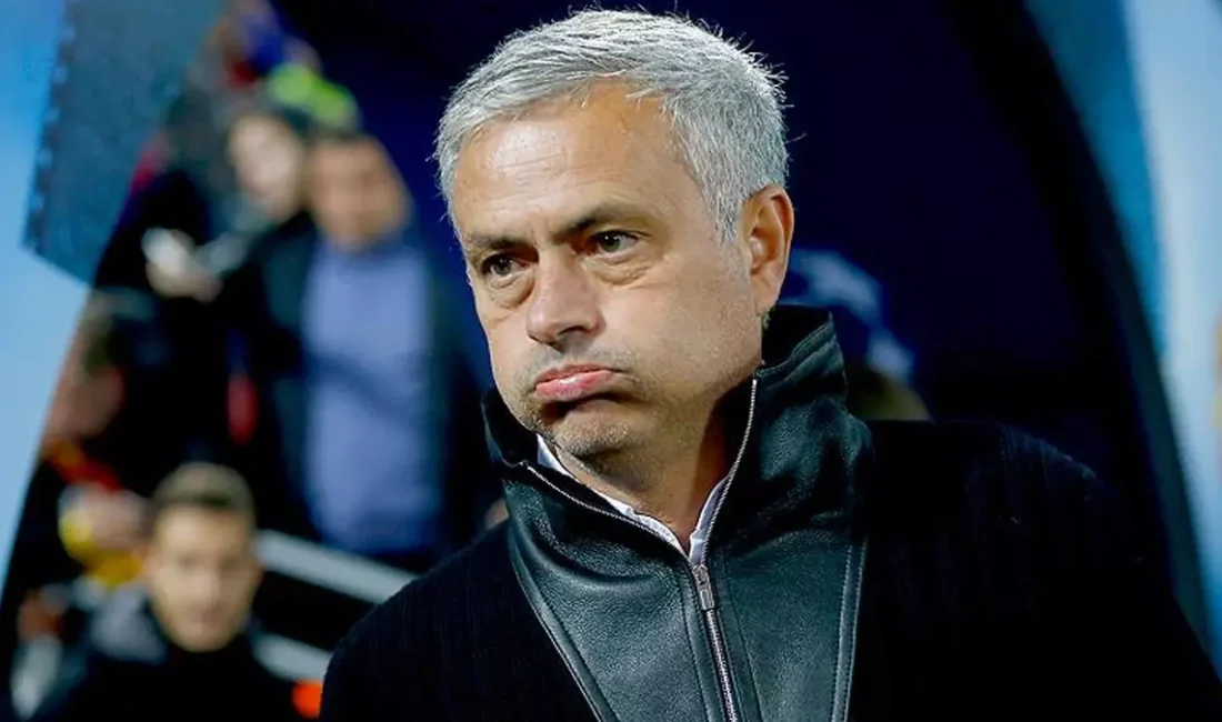 Mourinho’dan Sporting’e Sert Tepki: “Yalakaların Dünyasında Ben de Yalakalık Yapacağım” Merakla takip edilen bu gelişmede, Mourinho’dan Çarpıcı Açıklamalar Benfica Teknik