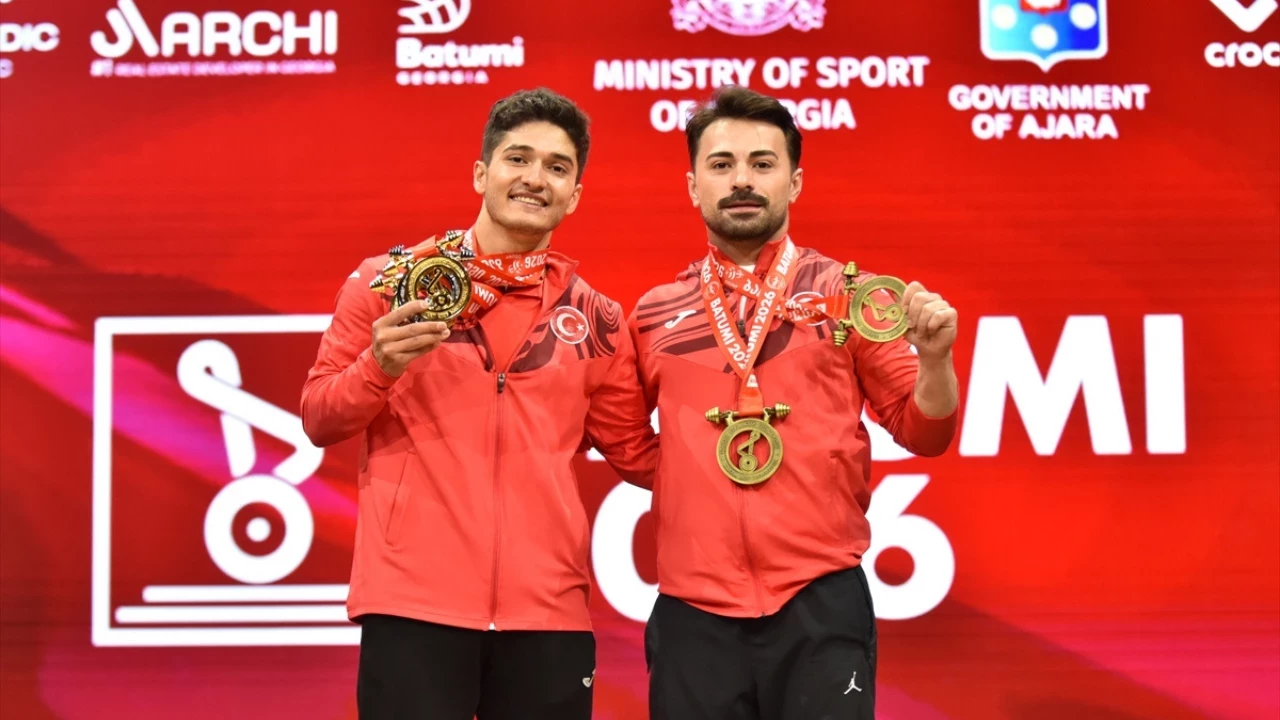 Yapılan açıklamalar doğrultusunda, Milli Haltercimizden Tarihi Başarı Türkiye’nin gururu milli