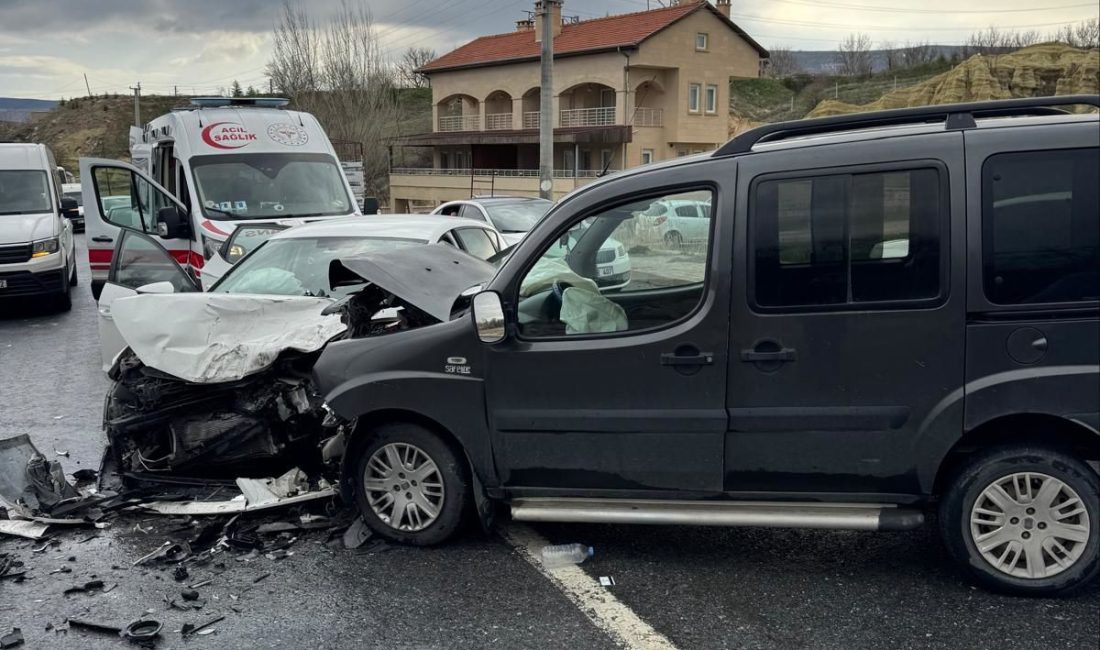 Nevşehir’de Trafik Kazası: 5 Kişi Yaralandı Tüm gözlerin çevrildiği bu gelişmede, Nevşehir’in Ürgüp ilçesinde bugün sabah