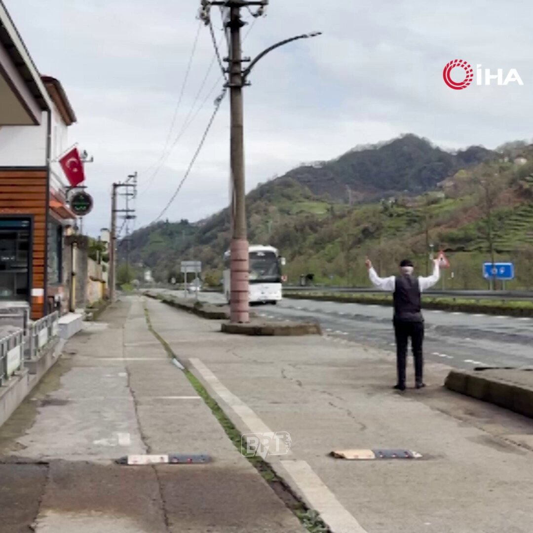 Tüm gözlerin çevrildiği bu gelişmede, Of’ta çay fabrikası çalışanı tur