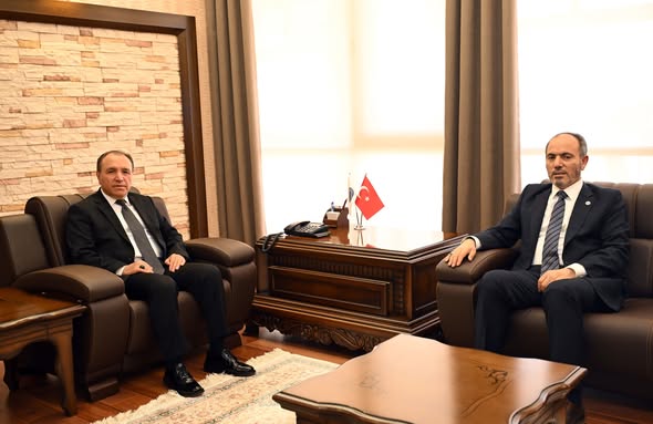 Kamuoyunu yakından ilgilendiren bu haberde, Gözden kaçırmayınAFSÜ Akademisyenleri Herpes Tedavisinde