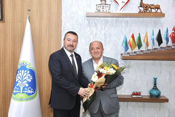 Sandıklı’da Esnaf Odaları Belediye Başkanı Öztaş’ı Bir araya geldi Kamuoyunu yakından ilgilendiren bu haberde, Sandıklı Esnaf Birlikleri Belediye İle