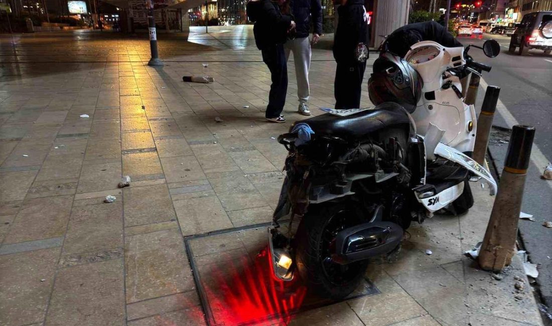 Tüm gözlerin çevrildiği bu gelişmede, İstanbul’un işlek caddesinde trafik kazası