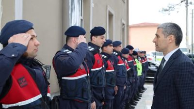 Kamuoyunu yakından ilgilendiren bu haberde, Vali Aktaş Şuhut’ta Jandarma Denetiminde.