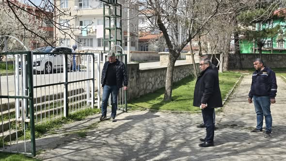 Merakla takip edilen bu gelişmede, İhsaniye’de Vali Aktaş’tan Gazi Aileye