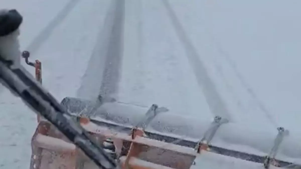 Gündeme gelen son gelişmelere göre, Tunceli’de Kar Yağışı Ulaşımı Etkiledi