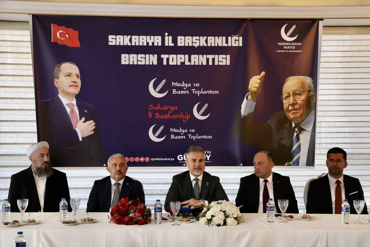 Merakla takip edilen bu gelişmede, Yeniden Refah Partisi (YRP) Genel