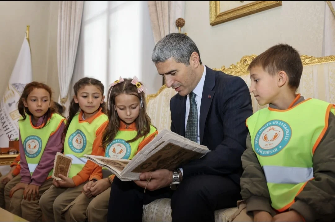 İscehisar Ahmet Kaplan İlkokulu Öğrencilerinden Afyonkarahisar Valisi Aktaş'a Ziyaret - Detay Görsel 2