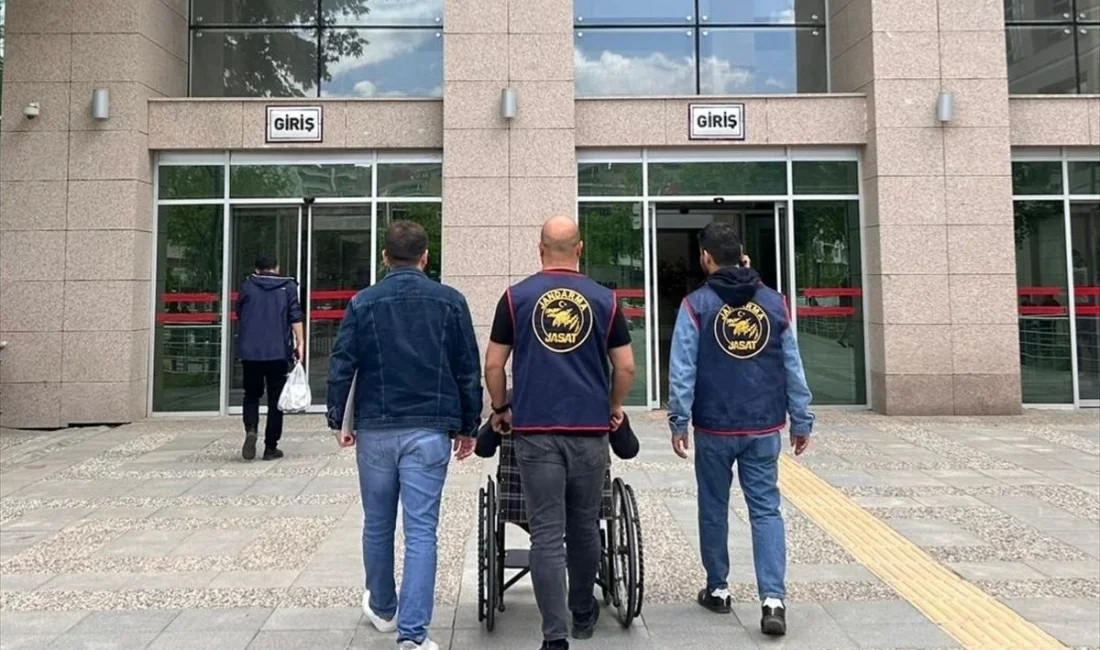 Tüm gözlerin çevrildiği bu gelişmede, Jandarma operasyonuyla bakımevinde yakalandı Batman