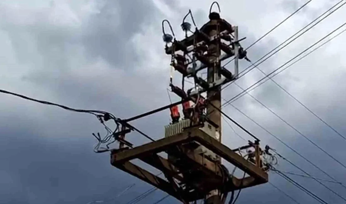 Gündeme gelen son gelişmelere göre, Bolu’da Gökgürültülü Fırtına Sırasında Elektrik
