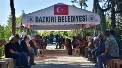 Yetkili kaynaklardan gelen bilgilere göre, Dazkırı’da Arefe Günü Mezarlık Ziyareti