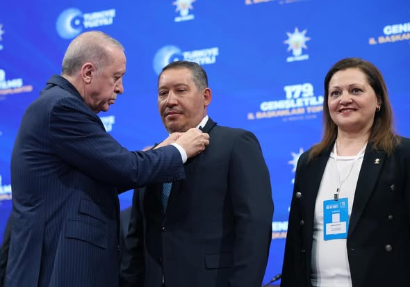 Yapılan açıklamalar doğrultusunda, Dinar’dan AK Parti’ye tarihi katılım Afyonkarahisar’ın Dinar
