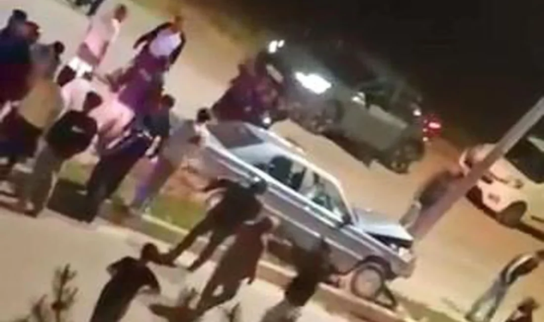 Elazığ’da Otomobil Aydınlatma Direğine Çarptı: 1 Yaralı Tüm gözlerin çevrildiği bu gelişmede, Elazığ’ın Çaydaçıra Mahallesi’nde meydana gelen