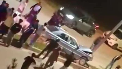 Elazığ’da Otomobil Aydınlatma Direğine Çarptı: 1 Yaralı Tüm gözlerin çevrildiği bu gelişmede, Elazığ’ın Çaydaçıra Mahallesi’nde meydana gelen