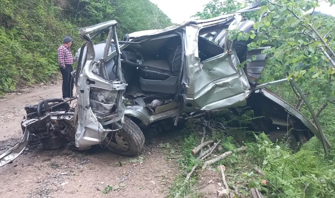 Giresun’da 400 Metre Takla Atan Kamyonetten İki Kişi Kurtuldu Tüm gözlerin çevrildiği bu gelişmede, Giresun’un Güce ilçesinde meydana gelen