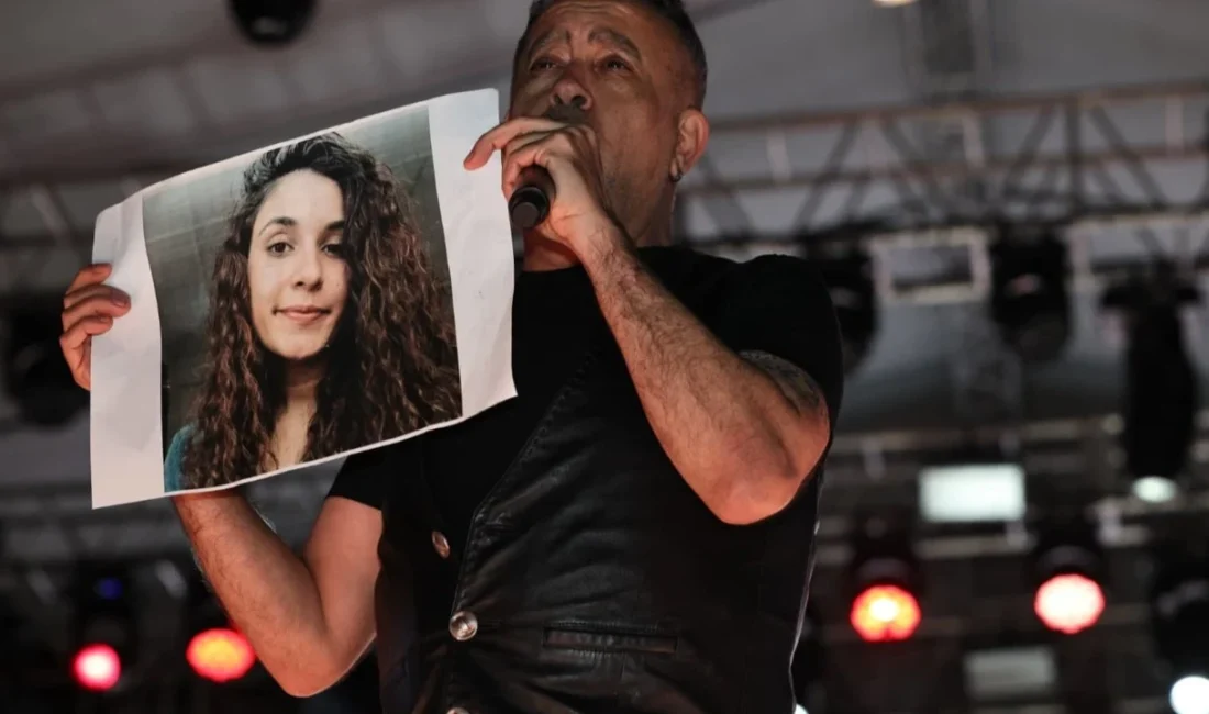 Kamuoyunu yakından ilgilendiren bu haberde, Konserde Duygusal Anlar: Haluk Levent’ten