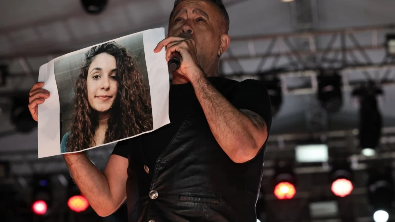 Kamuoyunu yakından ilgilendiren bu haberde, Konserde Duygusal Anlar: Haluk Levent’ten
