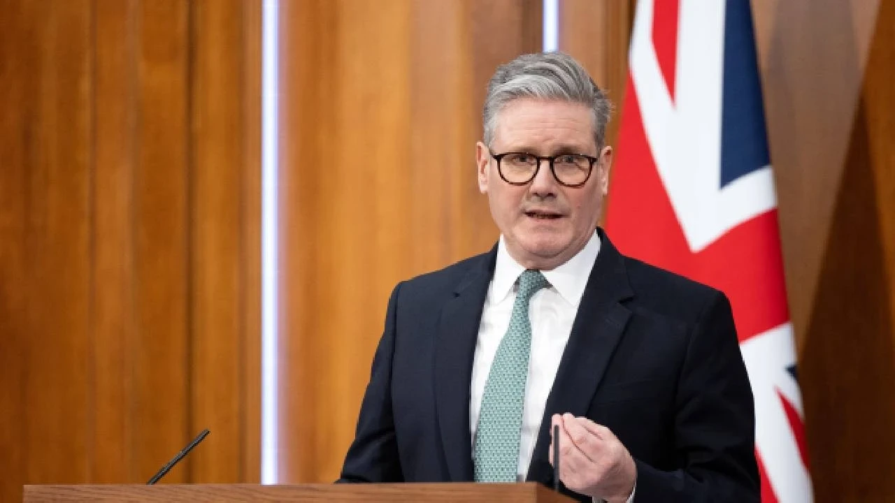 İngiltere Başbakanı Starmer İstifaya Zorlanıyor