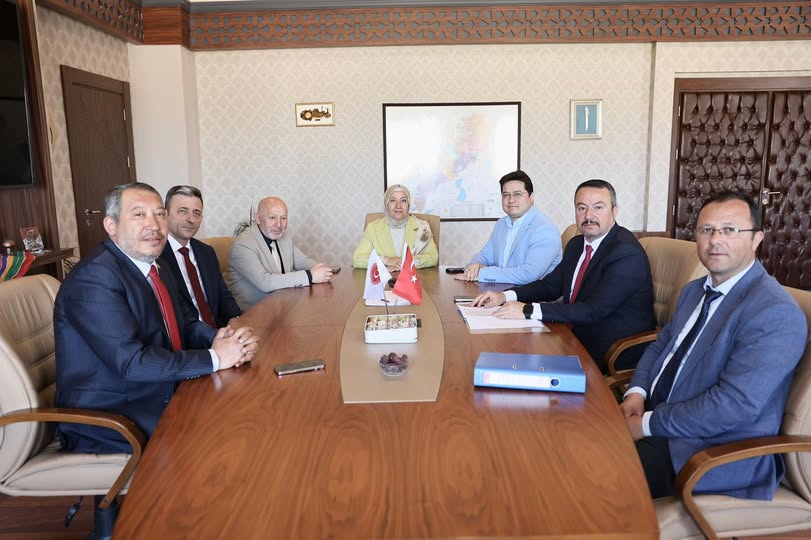 Son dakika bilgilerine göre, İscehisar’da spor ve yerel yönetim iş