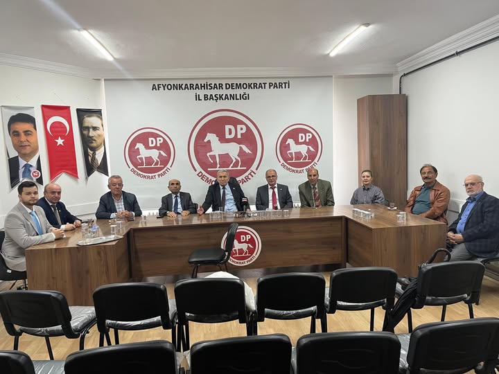 Yapılan açıklamalar doğrultusunda, Çay İlçe Teşkilatı Bayramlaşma Programında Turgay Şahin’den