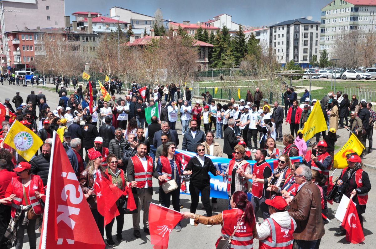 Kamuoyunda büyük yankı uyandıran bu haberde, Kars’ta 1 Mayıs Emek