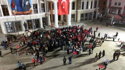 Sandıklı’da 19 Mayıs Coşkusu: Dev Bayrak Yürüyüşü tamamlandı: İşte detaylar Son dakika bilgilerine göre, Erdoğan 19 Mayıs’ta Gençler ve Sporcularla