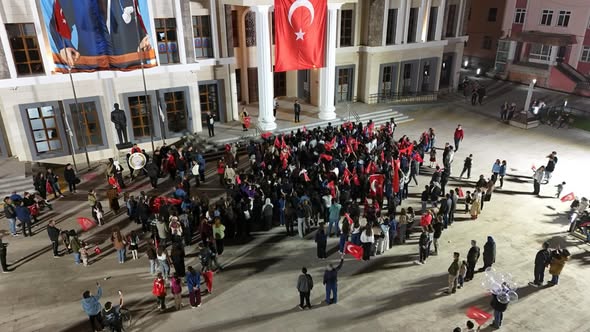 Sandıklı’da 19 Mayıs Coşkusu: Dev Bayrak Yürüyüşü tamamlandı: İşte detaylar Son dakika bilgilerine göre, Erdoğan 19 Mayıs’ta Gençler ve Sporcularla