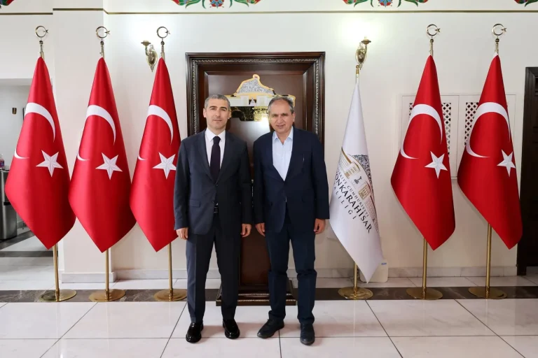 AK Parti Uşak Milletvekili Güneş’ten Vali Aktaş’a Nezaket Ziyareti