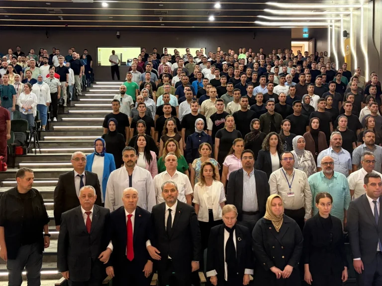 AFSÜ’DE “TAM BAĞIMSIZ TÜRKİYE” KONFERANSI DÜZENLENDİ